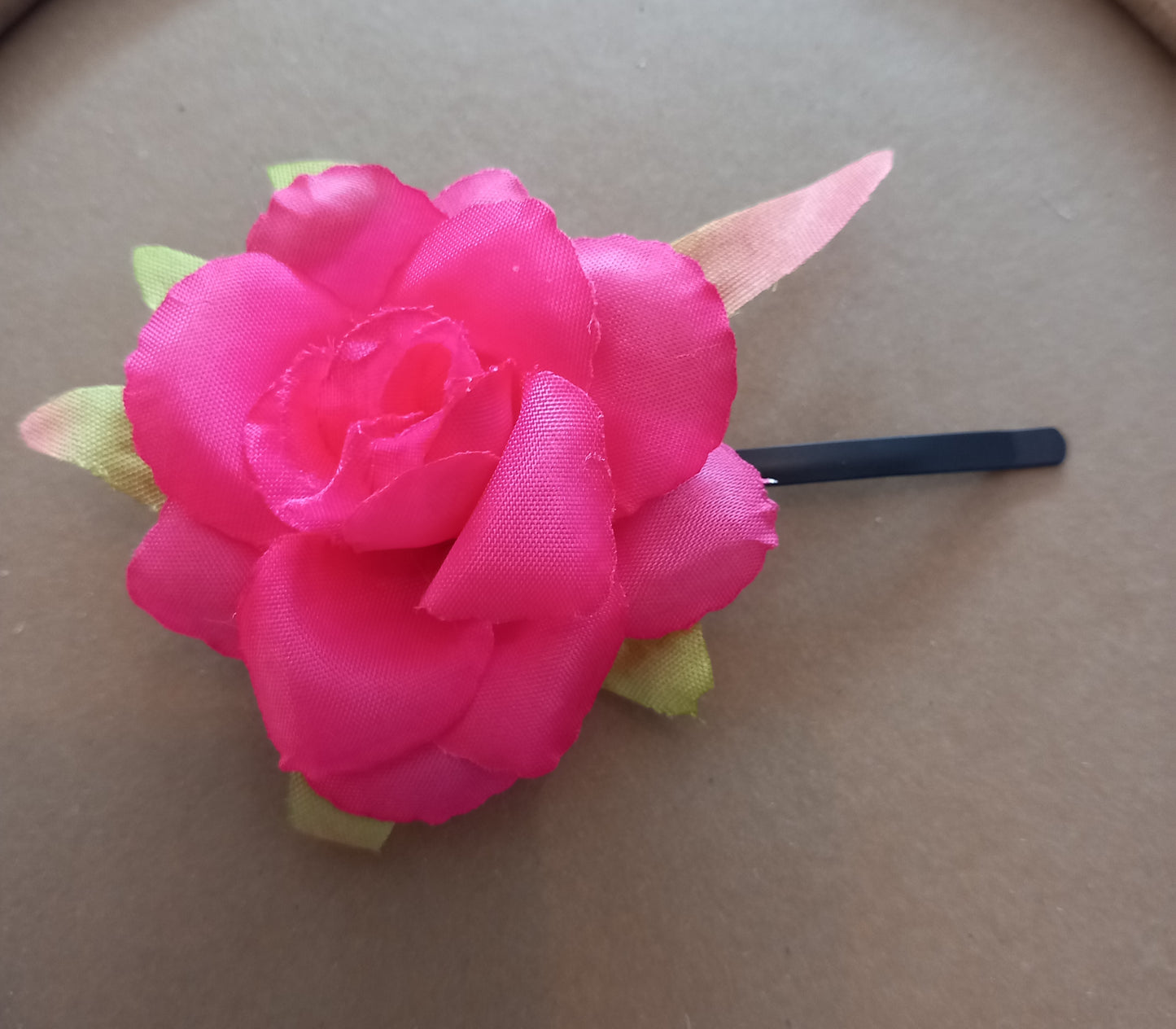 Hårnål, pink blomst