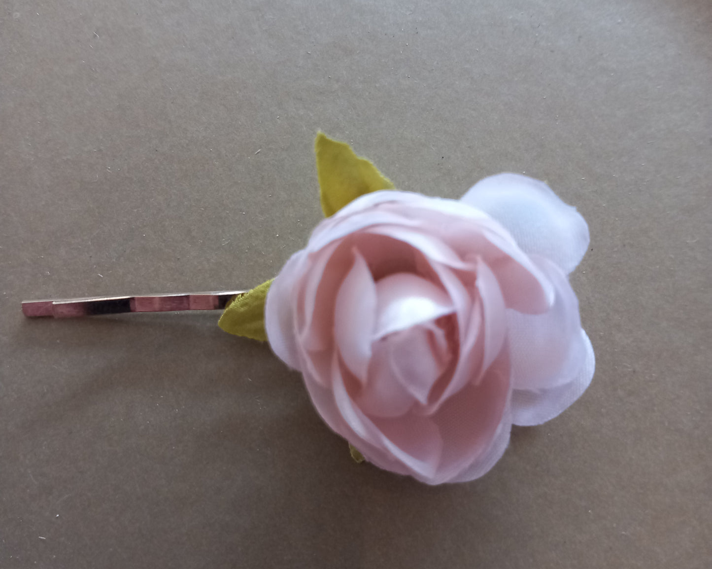 Hårnål, sart rosa rosenknop