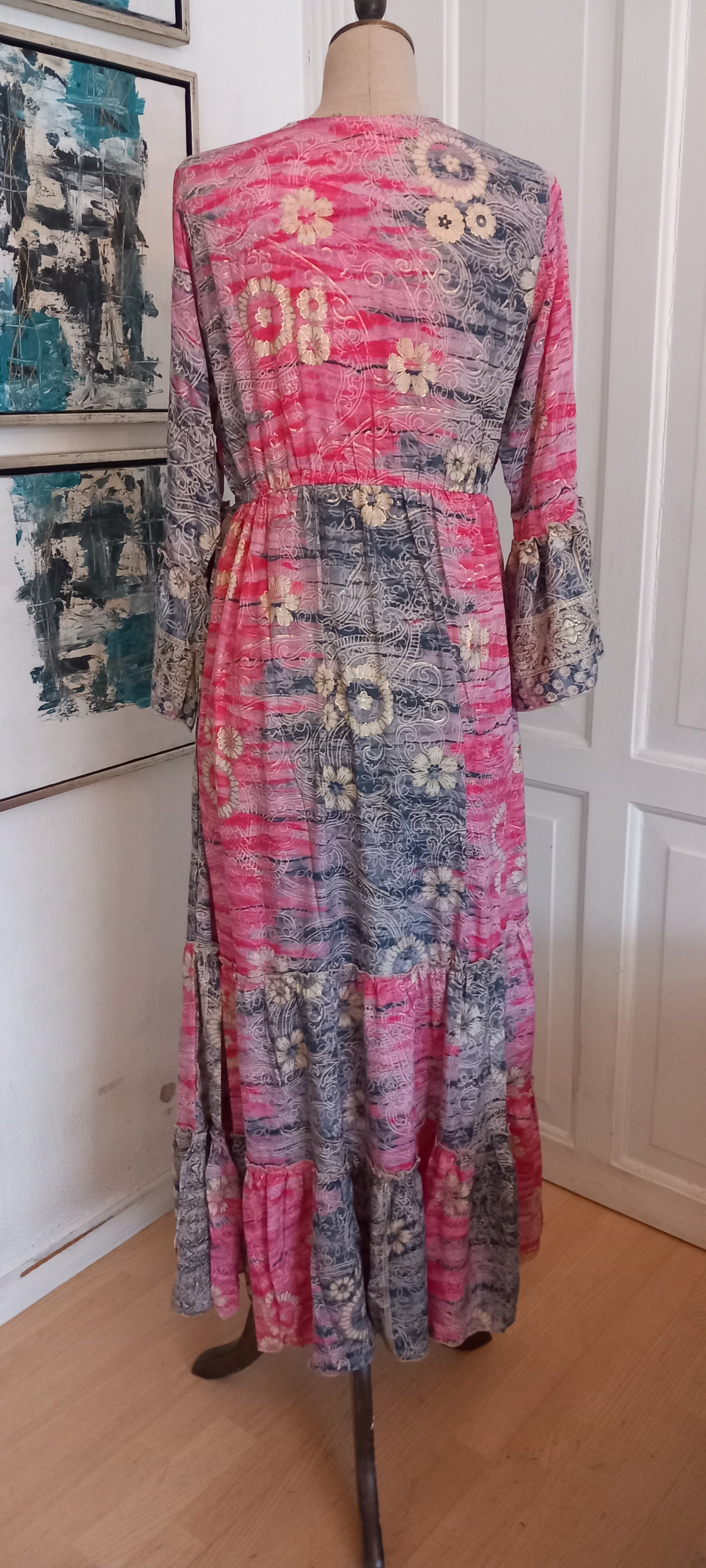 Lang silke kjole med elastik og v-udskæring, 2