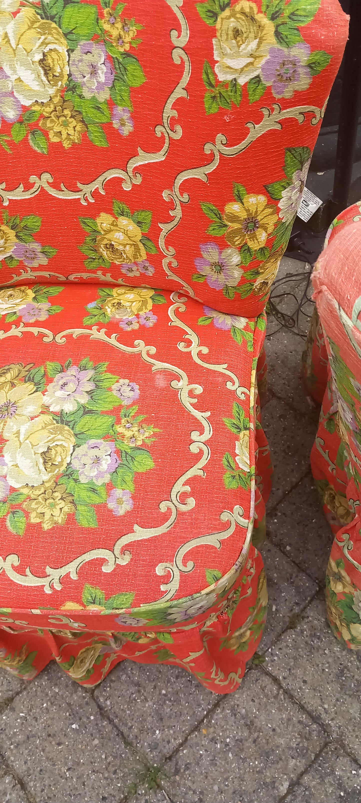 2 stk lænestole, rød med blomster