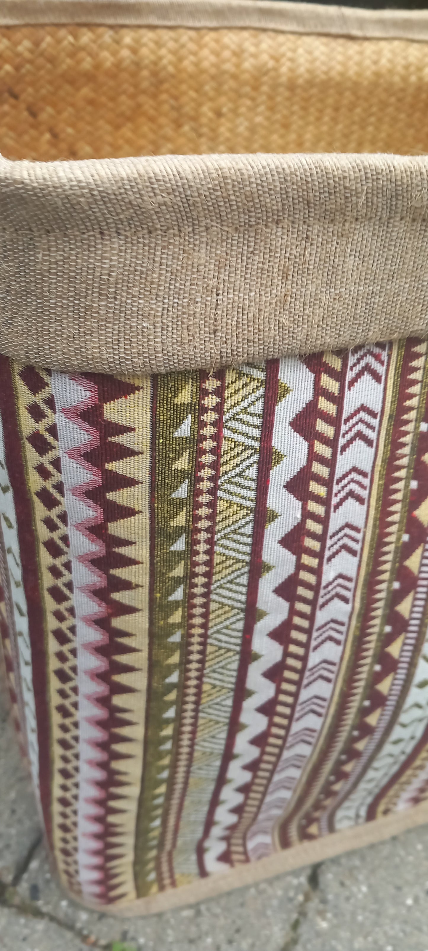 Kurv, stor, grøn/gul/bordeaux farver