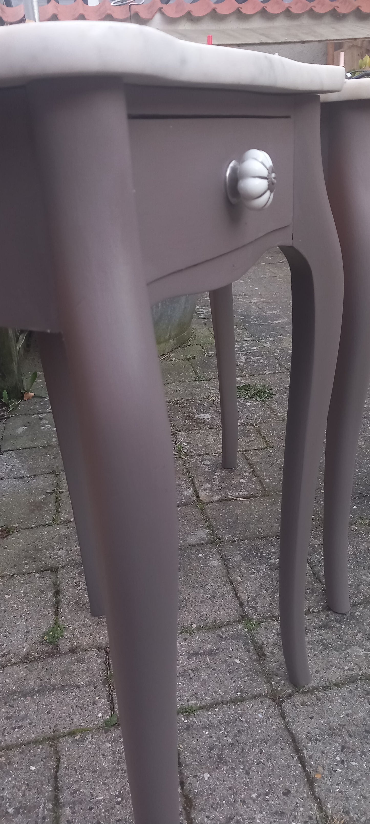 2 stk sengeborde med marmor top