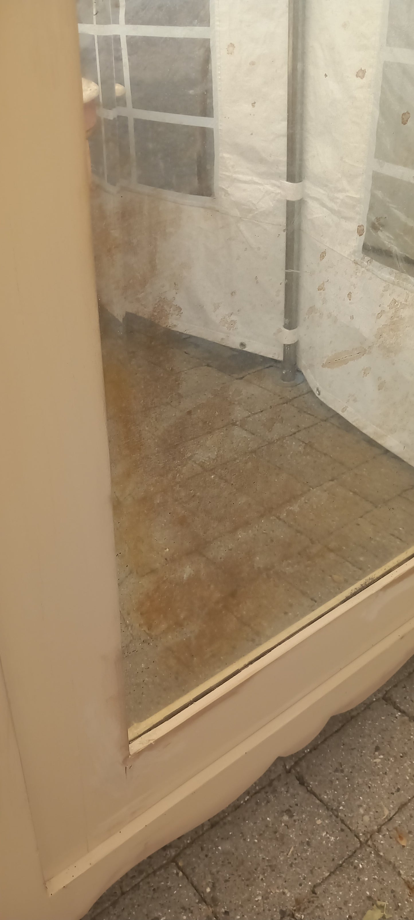 Karlekammerskab med spejl