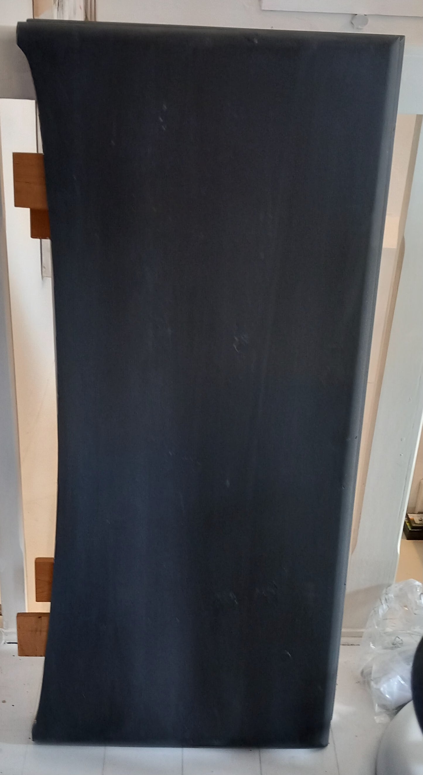 4 stole med spisebord m. 2 tillægsplader