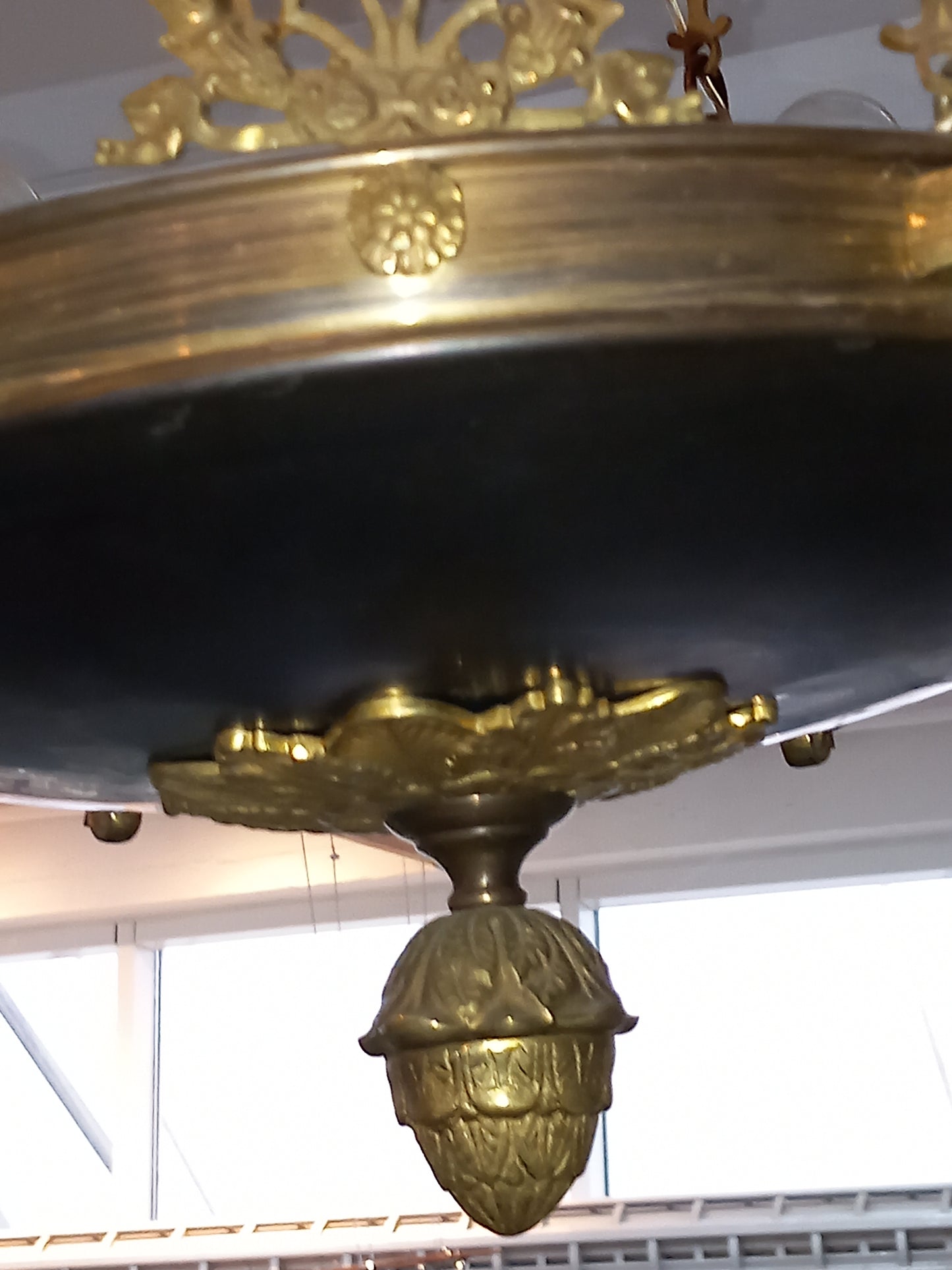 Empire bronze lysekrone, konge krone