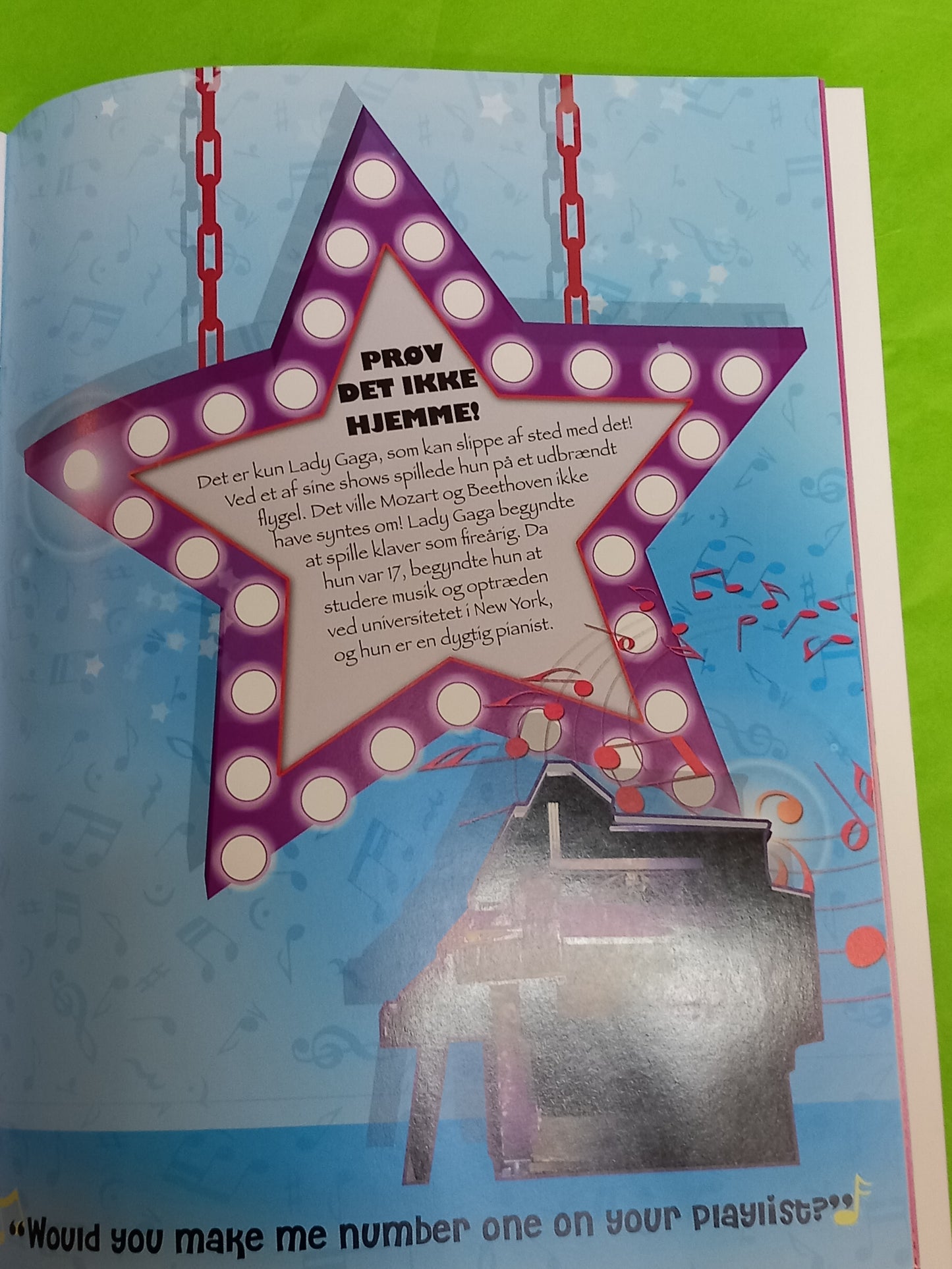 Lady gaga dress-up stickers bog