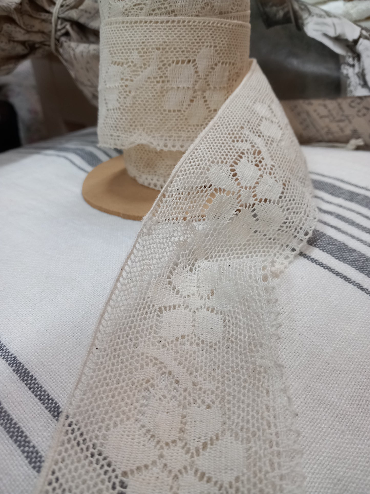 Blonde, 6 cm bred, creme