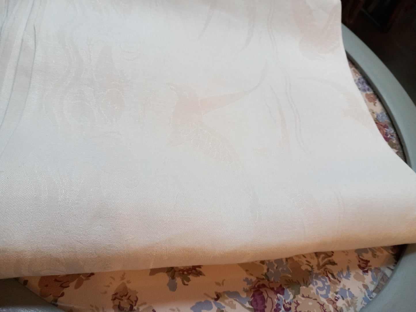 Dug med præget fugle