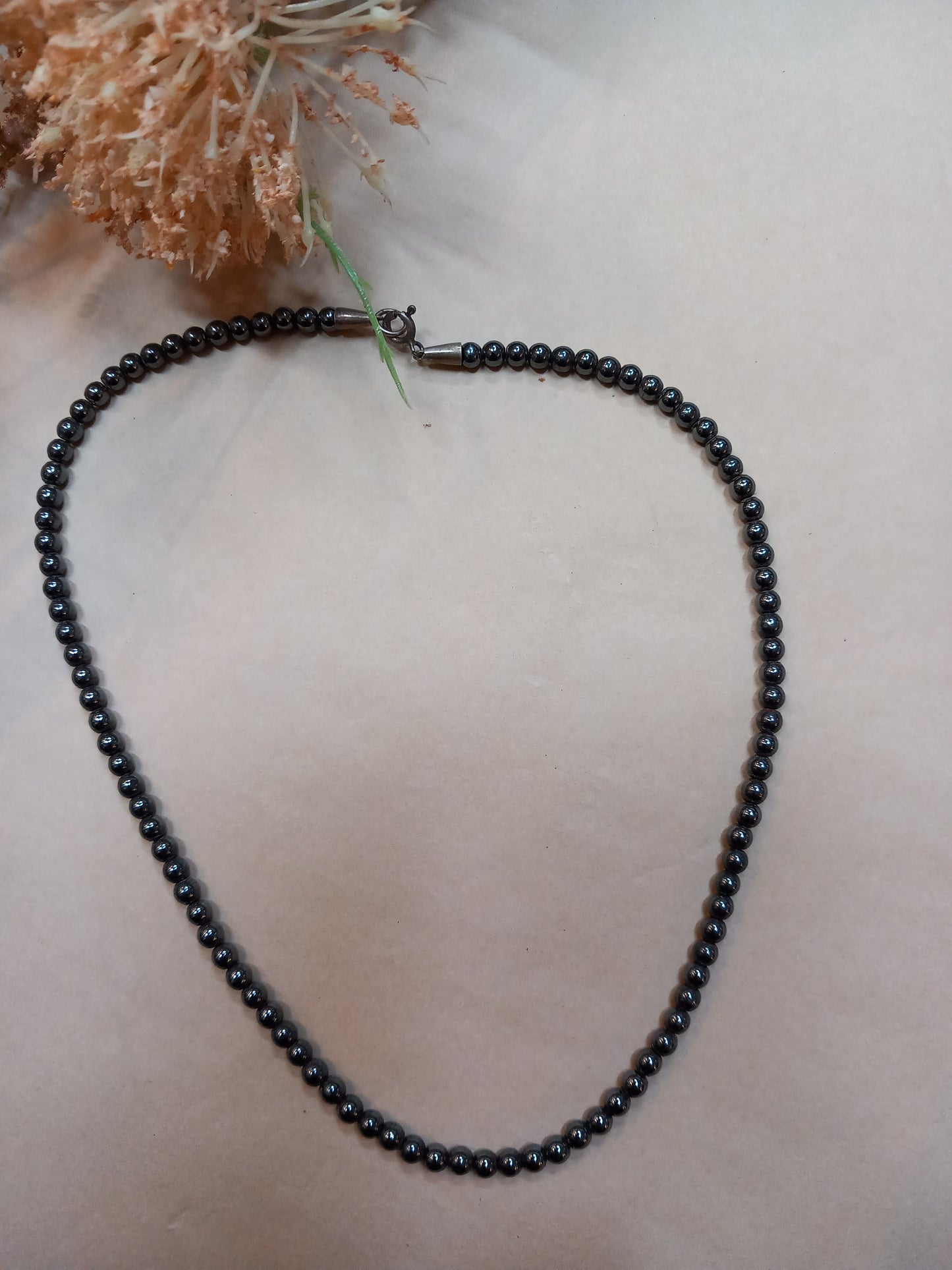 Halskæde, gun farvet