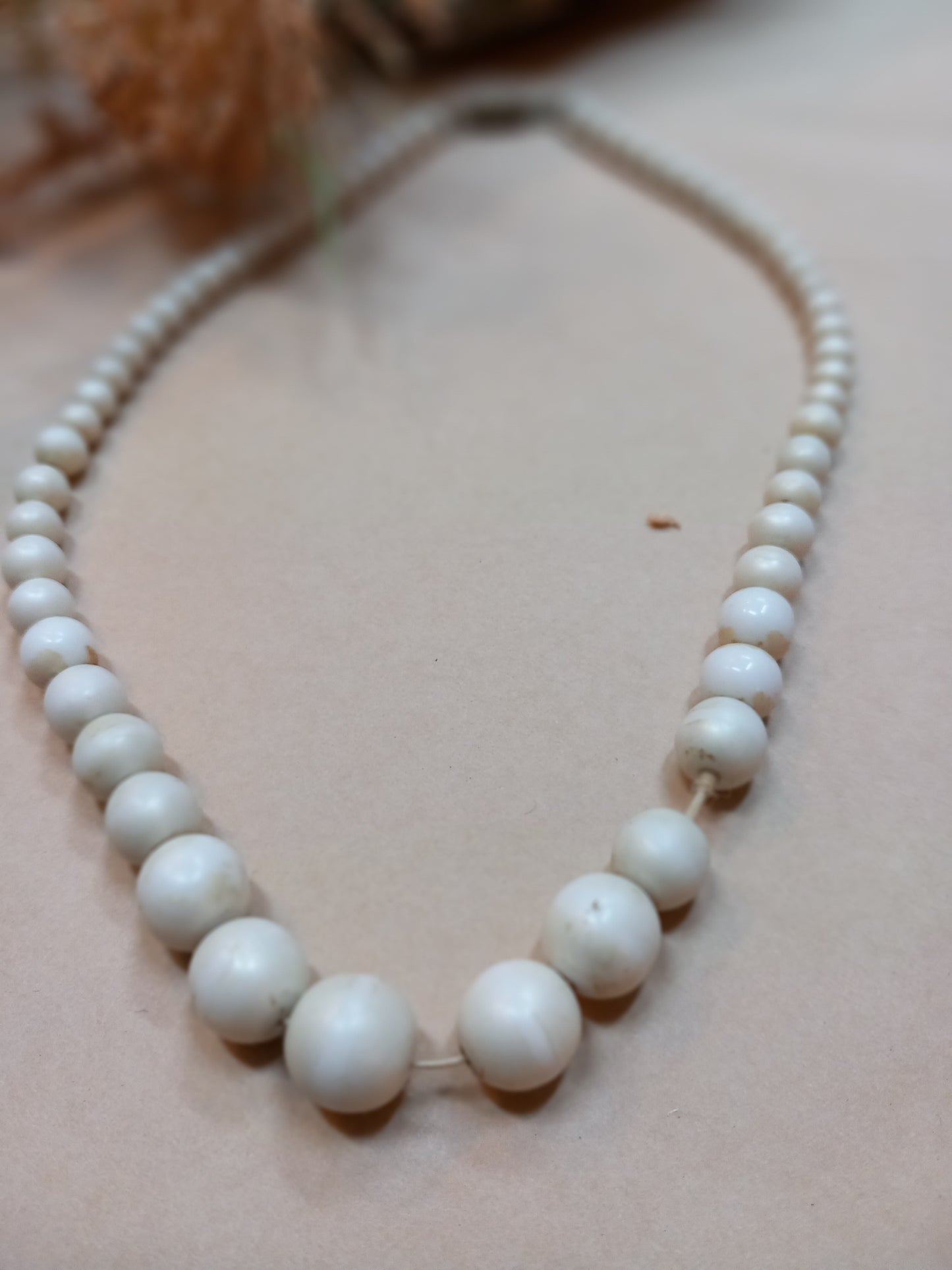 Halskæde, kort hvid