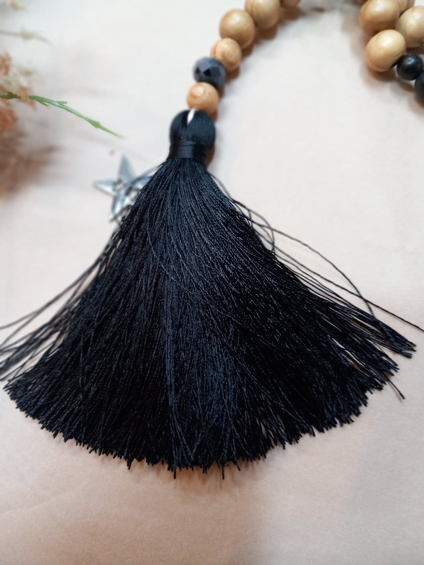 Halskæde, træ, kvast