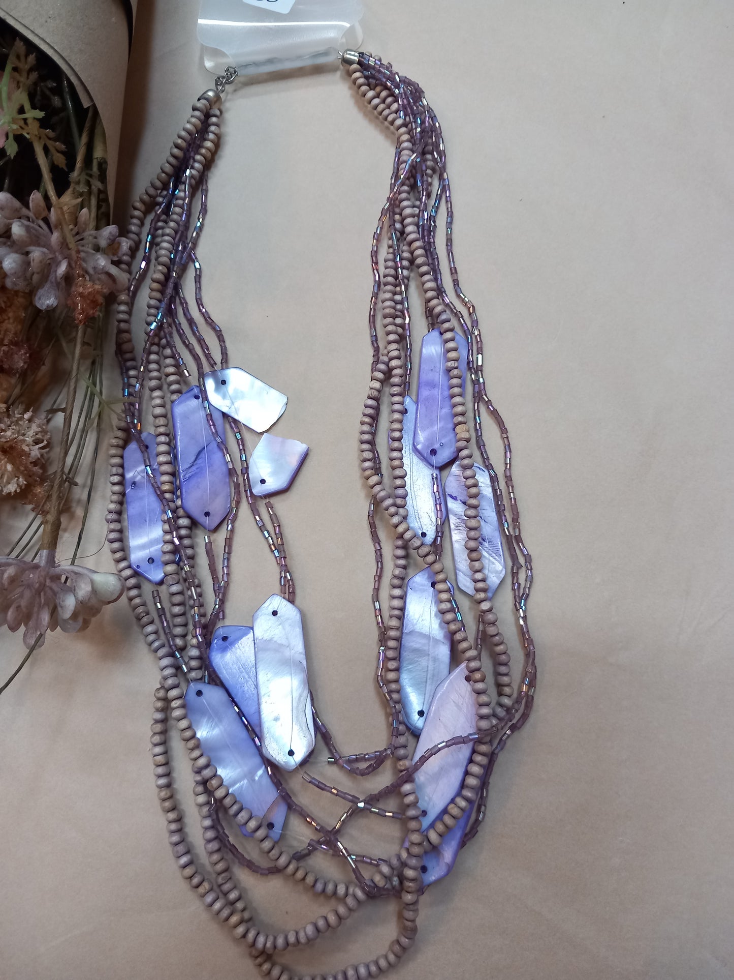 Halskæde mange kæder og vedhæng, flere farver