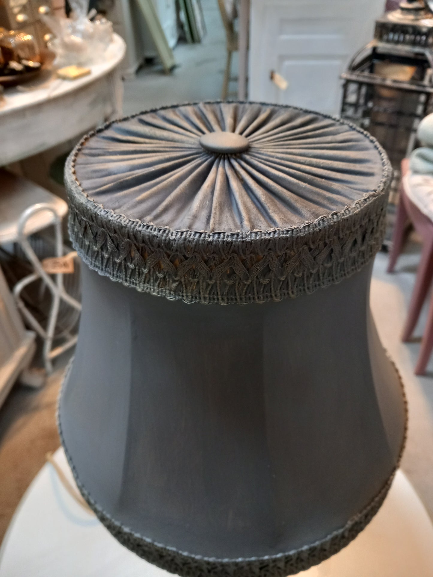 Bordlampe med skærm, french grey med guld