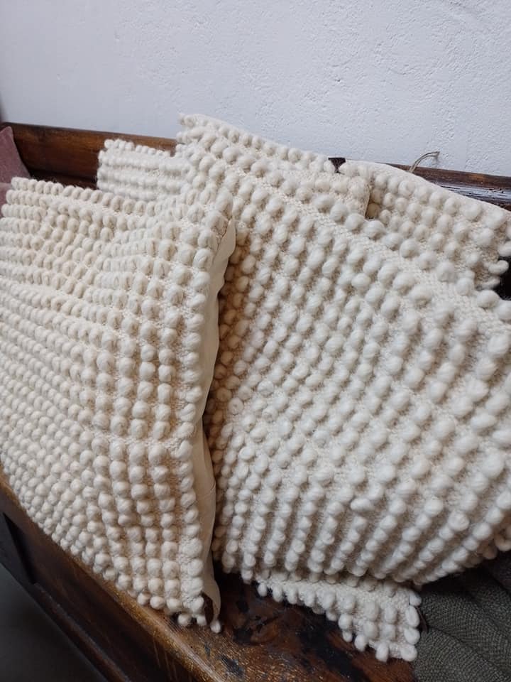 Pude med bomber, uld