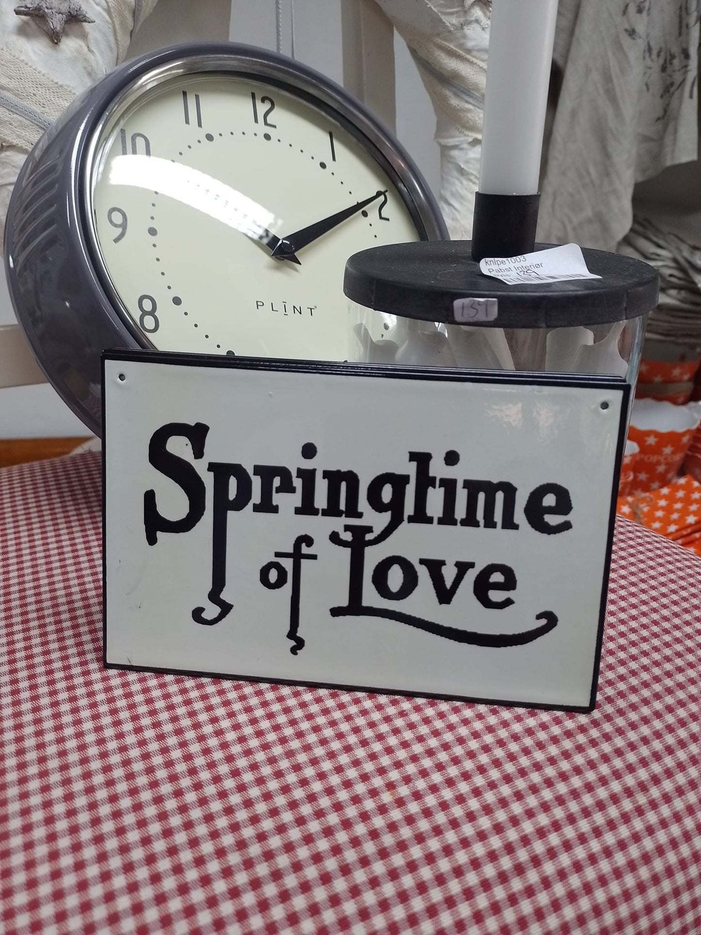 Skilt; springtime of love