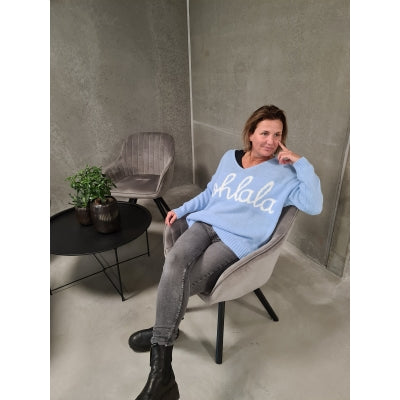 Strik med tekst, flere farver