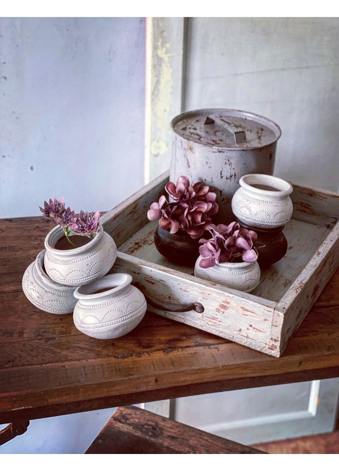 Jernbøtte med låg, grå