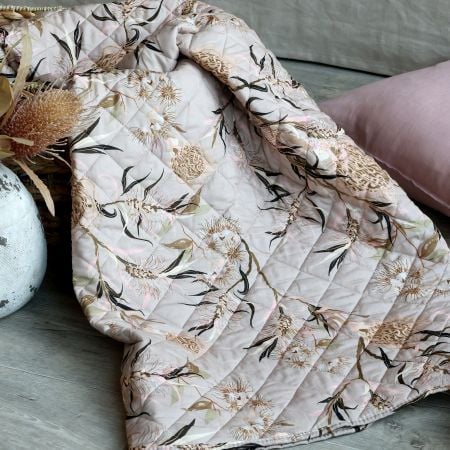 Aix Quilt m. blomstermønster