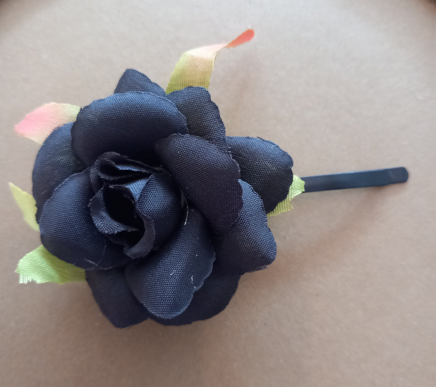 Hårnål, sort blomst