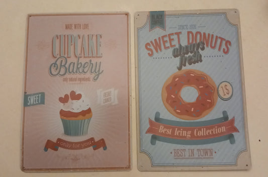 Skilte, cupcake og donuts , 2 stk