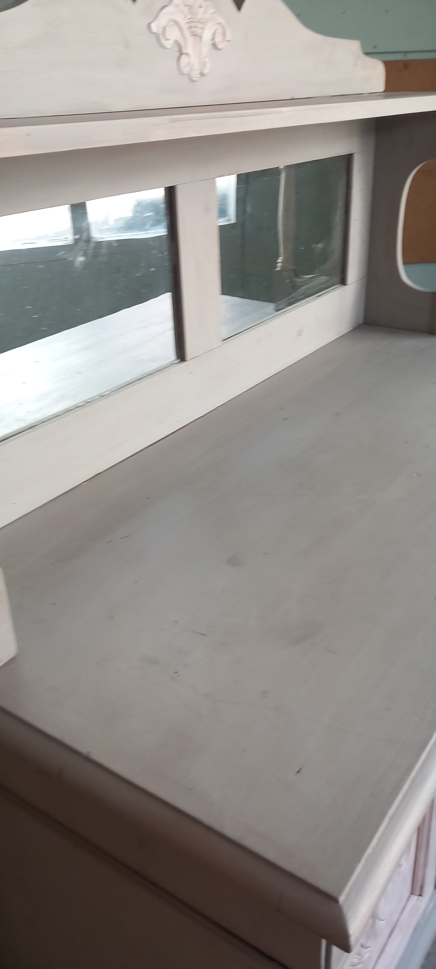 Buffet med spejle og top