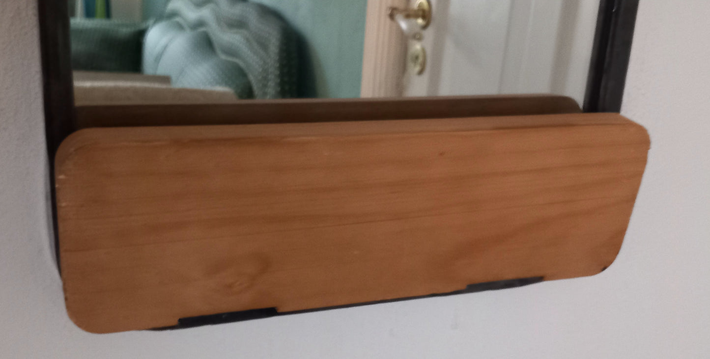 Spejl, jern med træhylde