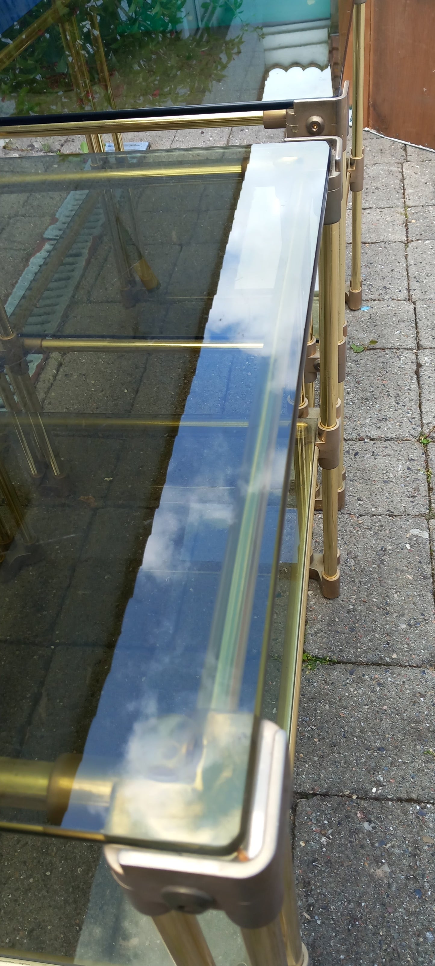 Vintage sideborde i Messing og Røget Glas