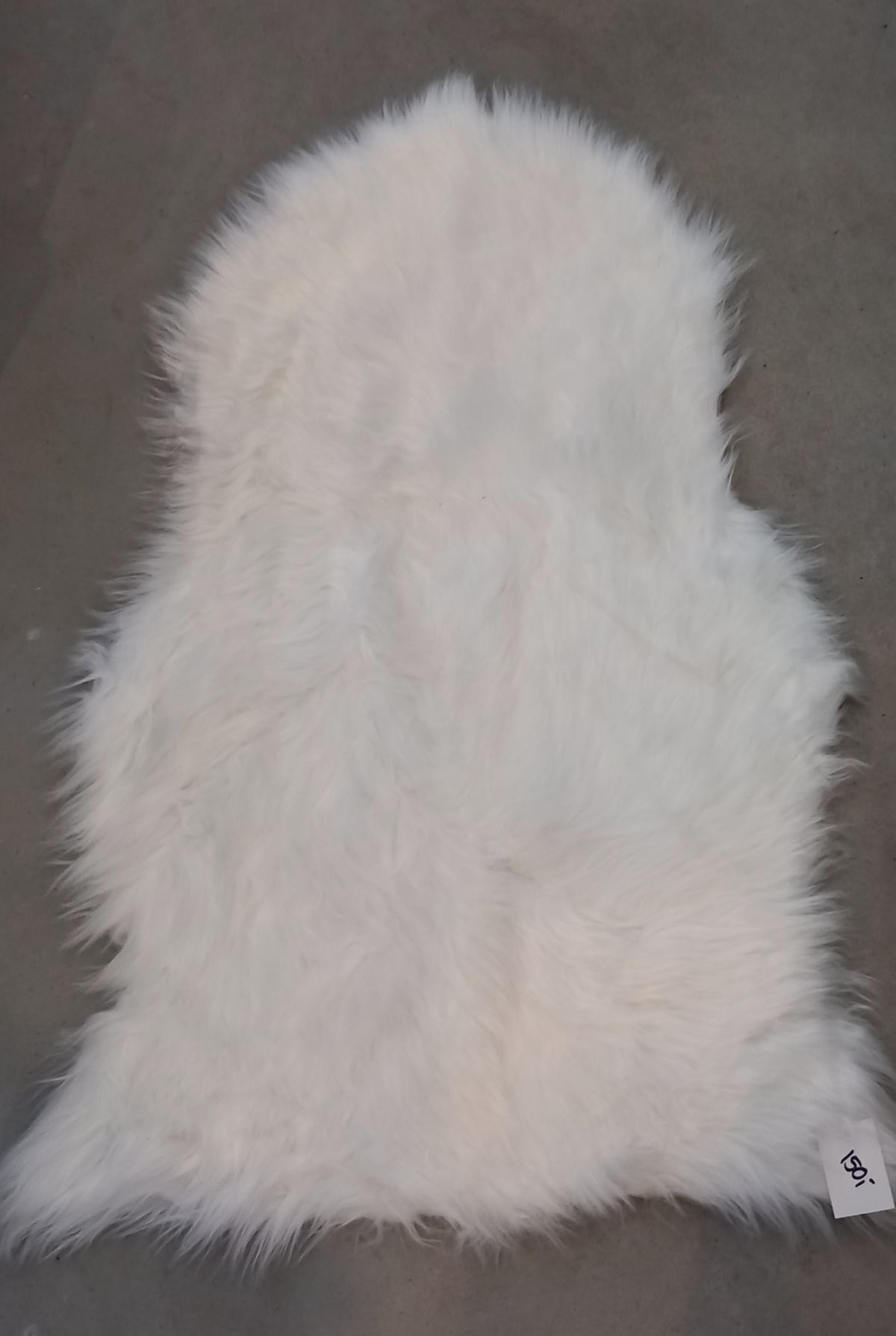 Blødt fakepels-skinds – 60 × 95 cm, Hvid