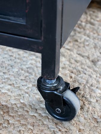 Vitrineskab på hjul m. glaslåger, antique sort