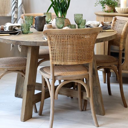 Spisebord i genbrugstræ, natur