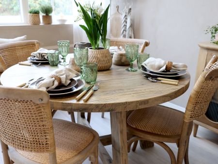 Spisebord i genbrugstræ, natur