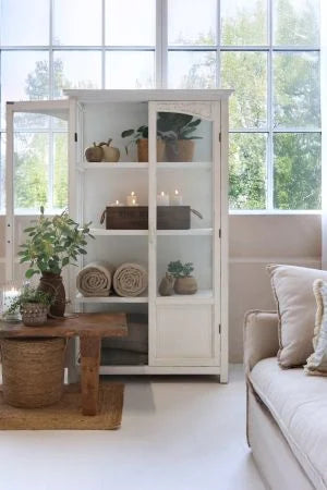 Vitrineskab m. glaslåger og hylder, antique creme