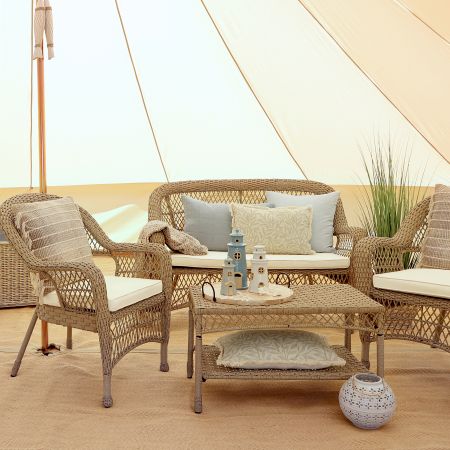 Havesæt i flet m. bord, sofa og 2 stole m. hynder