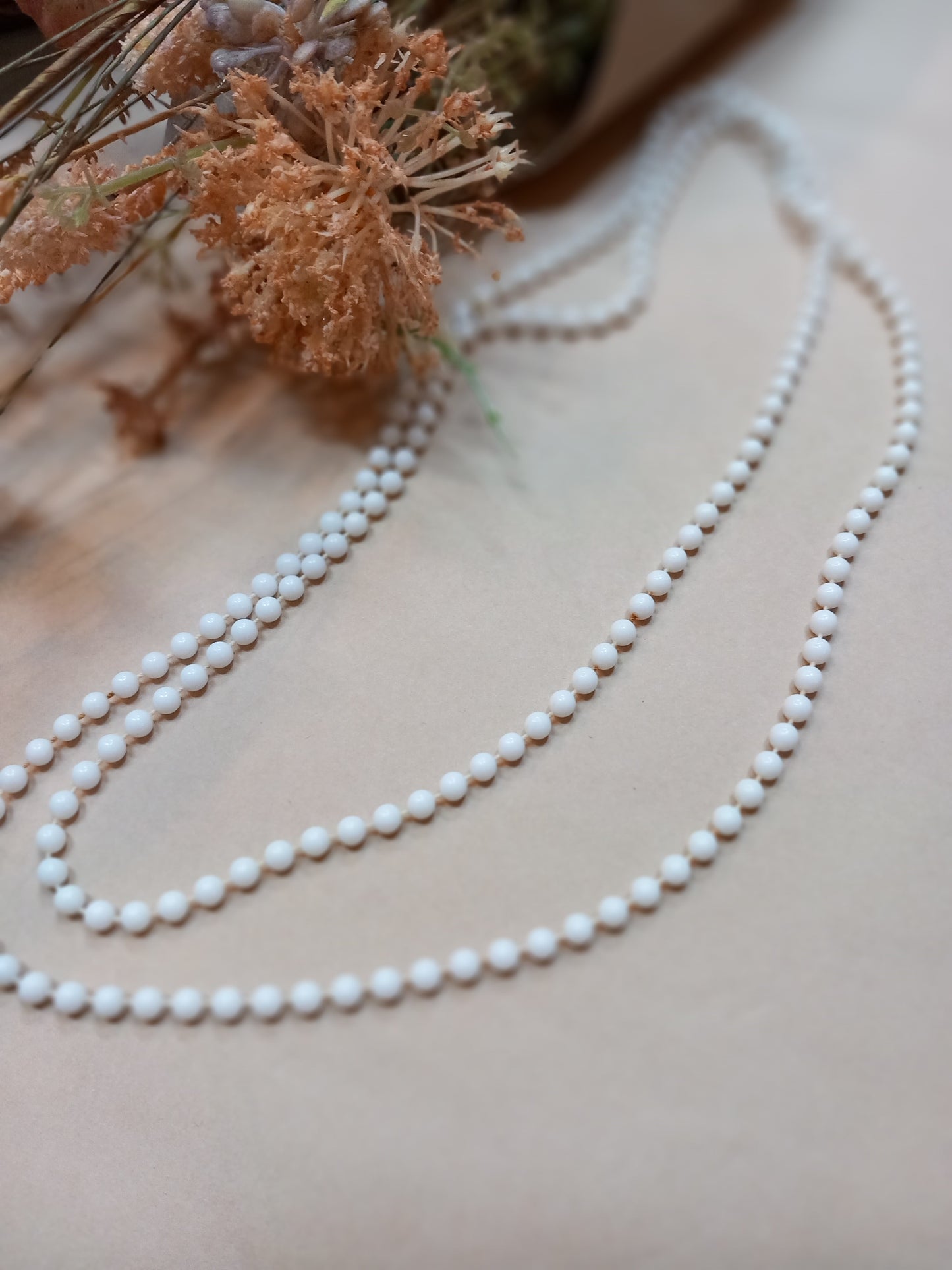 Halskæde, hvide perler